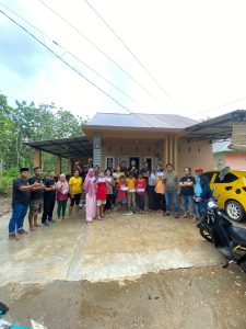 Momen Haru Puluhan Warga Yatim Piatu di Desa Puuruy kecamatan Morosi Terima Bantuan dari Sahabat Morosi Mepokoaso