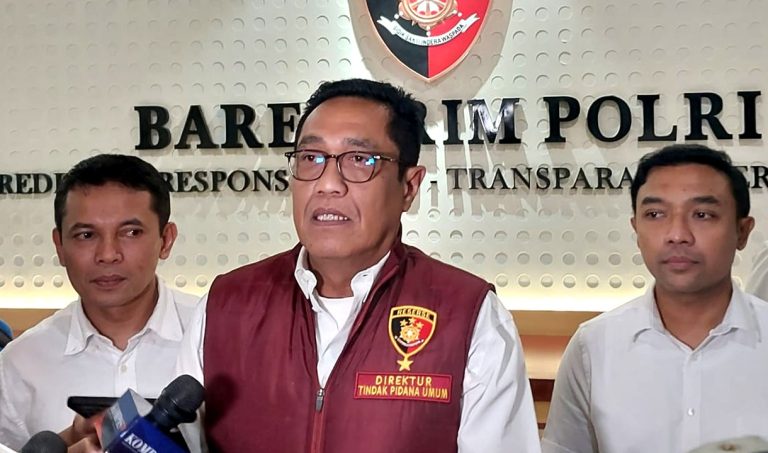Kades Kohod dan Tiga Orang Lainnya Ditahan Terkait Kasus Pagar Laut Tangerang
