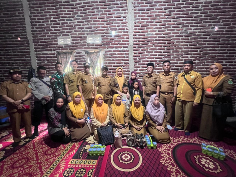 Pemerintah Kecamatan Besulutu Bersama Unsur Muspika Berikan Santunan kepada Keluarga Korban Pembantaian KKB di Papua