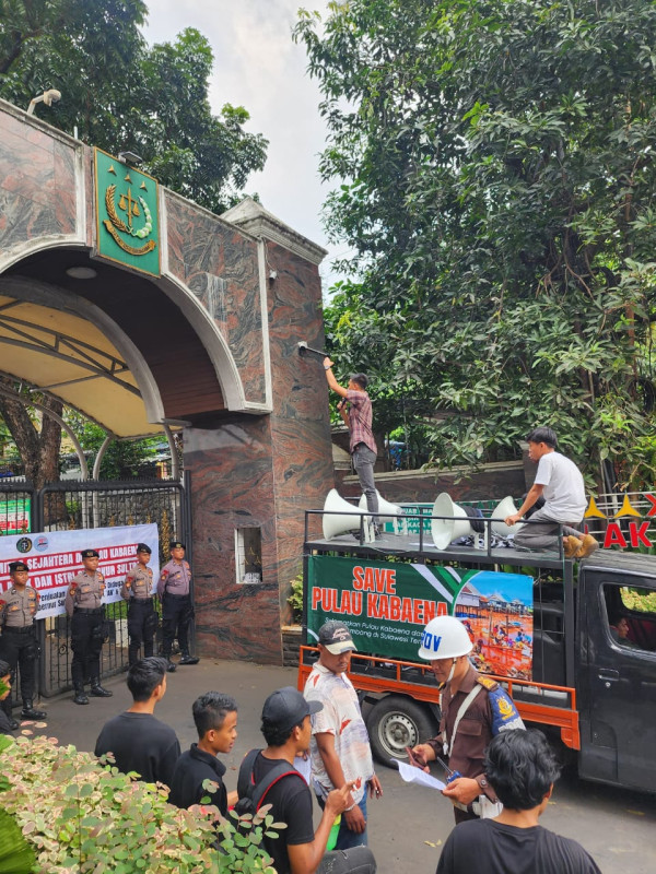 Dinasti Tambang Gubernur Sultra Dituding Hancurkan Pulau Kabaena, Mahasiswa Kepung Kejagung
